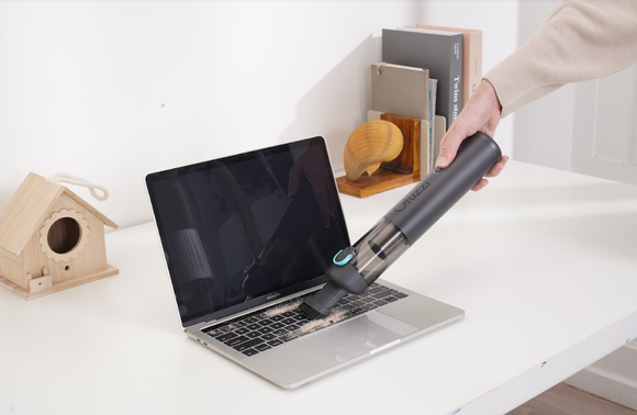 How do you pick a suitable handheld vacuum cleaner?